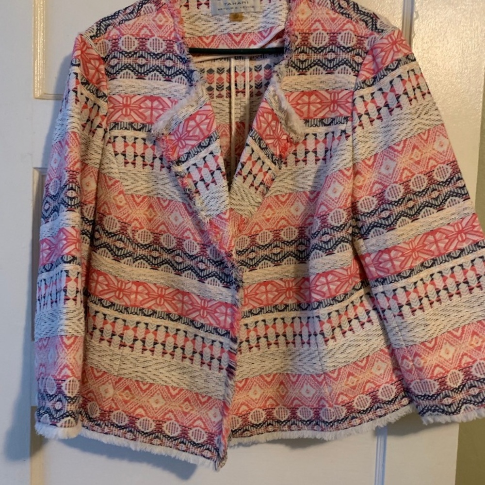 🎉💕Three for $23💕🎉 Tahari 16W blazer